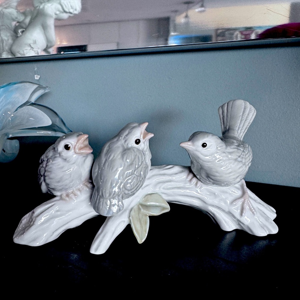 Charming Ceramic Bird Trio – Bring Nature’s Elegance Home!